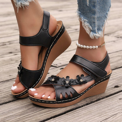 Elegante Sandalen mit schräger Sohle und Blumenmuster für Damen🌷🌷🌸